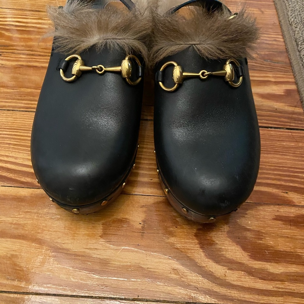 Gucci Black Mules with Gold Accents and Fur Trim - Picture 8 of 9